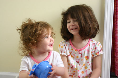 20090803_giggling_girls