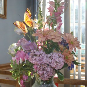 lilacs, snapdragons, bleeding hearts...pretty!