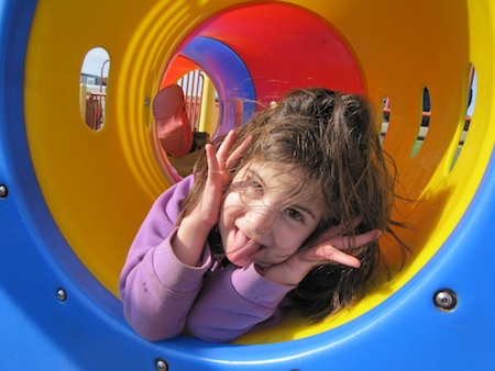 20100410_playground_tube.jpg